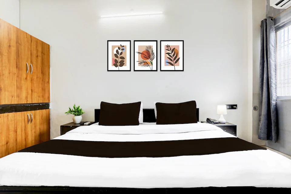 Super deluxe room with king bed